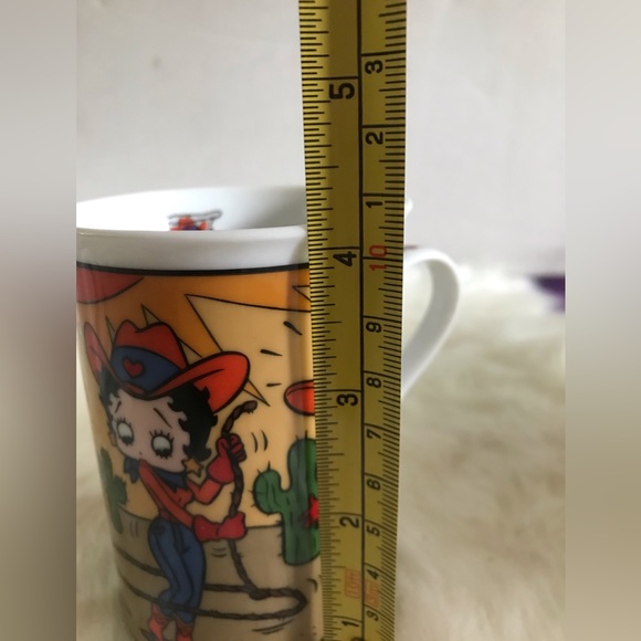 Betty Boop Mint
Fine Porcelain Collection mugs by The Danbury Mint - Picture 7 of 12